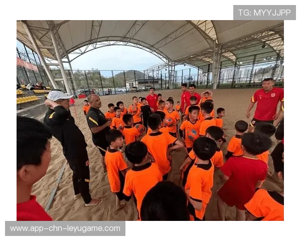 国家队进行小场地攻防实战演练 强化团队配合，小场地小训练